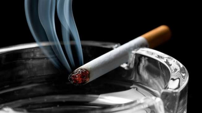 cara menundukkan pria dengan pelet rokok